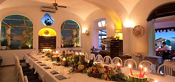 Sala interna del Ristorante Faraglioni Capri